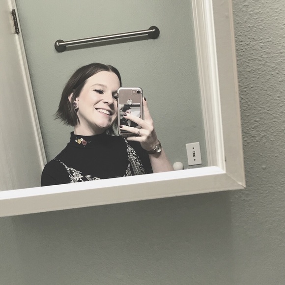 Meet your Posher, Lizzie - Picture 1 of 3